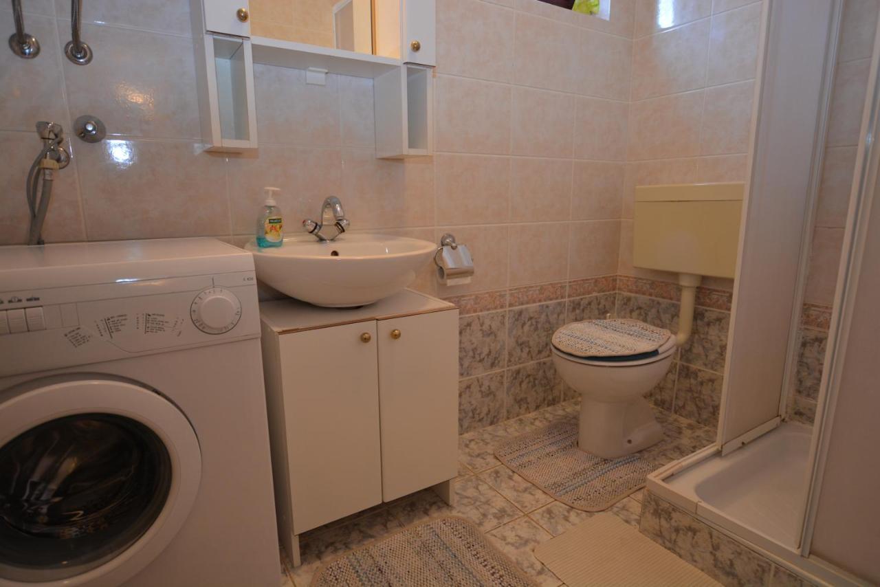 Ferienwohnung Maja Kornić Exterior foto