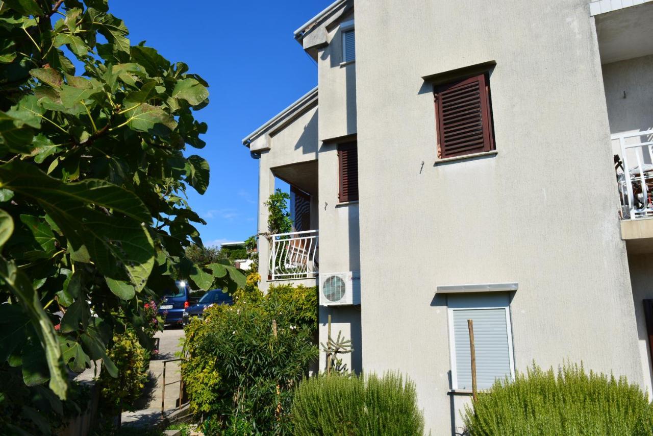 Ferienwohnung Maja Kornić Exterior foto