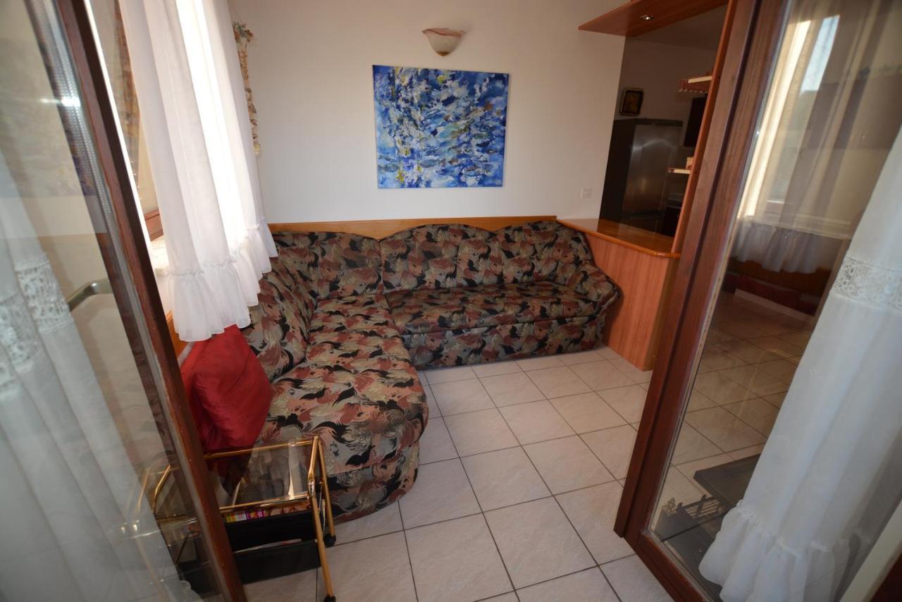 Ferienwohnung Maja Kornić Exterior foto