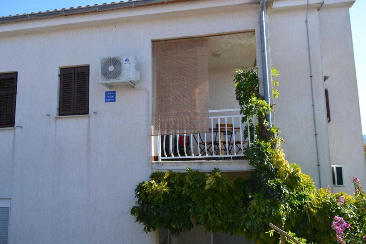 Ferienwohnung Maja Kornić Exterior foto